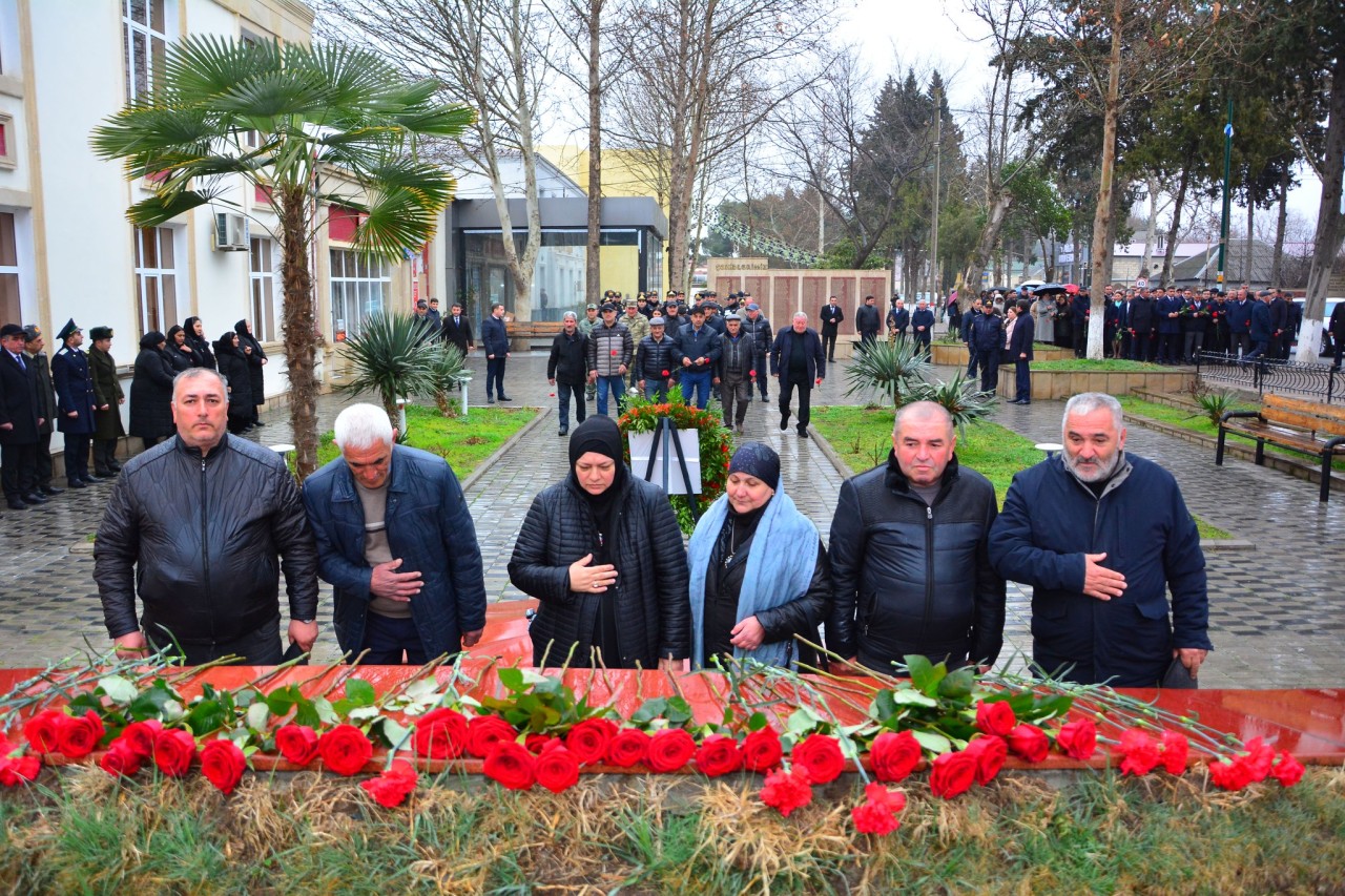 Ağstafada Xocalı soyqırımının qurbanlarının xatirəsi yad edildi - FOTOLAR